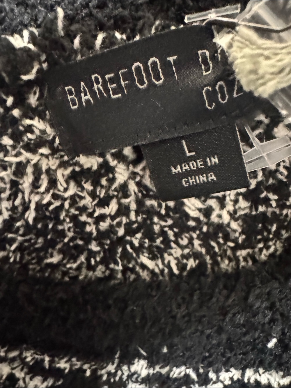 Barefoot Dreams Black & White Snowflake Crewneck Sweater size large - Picture 3 of 5